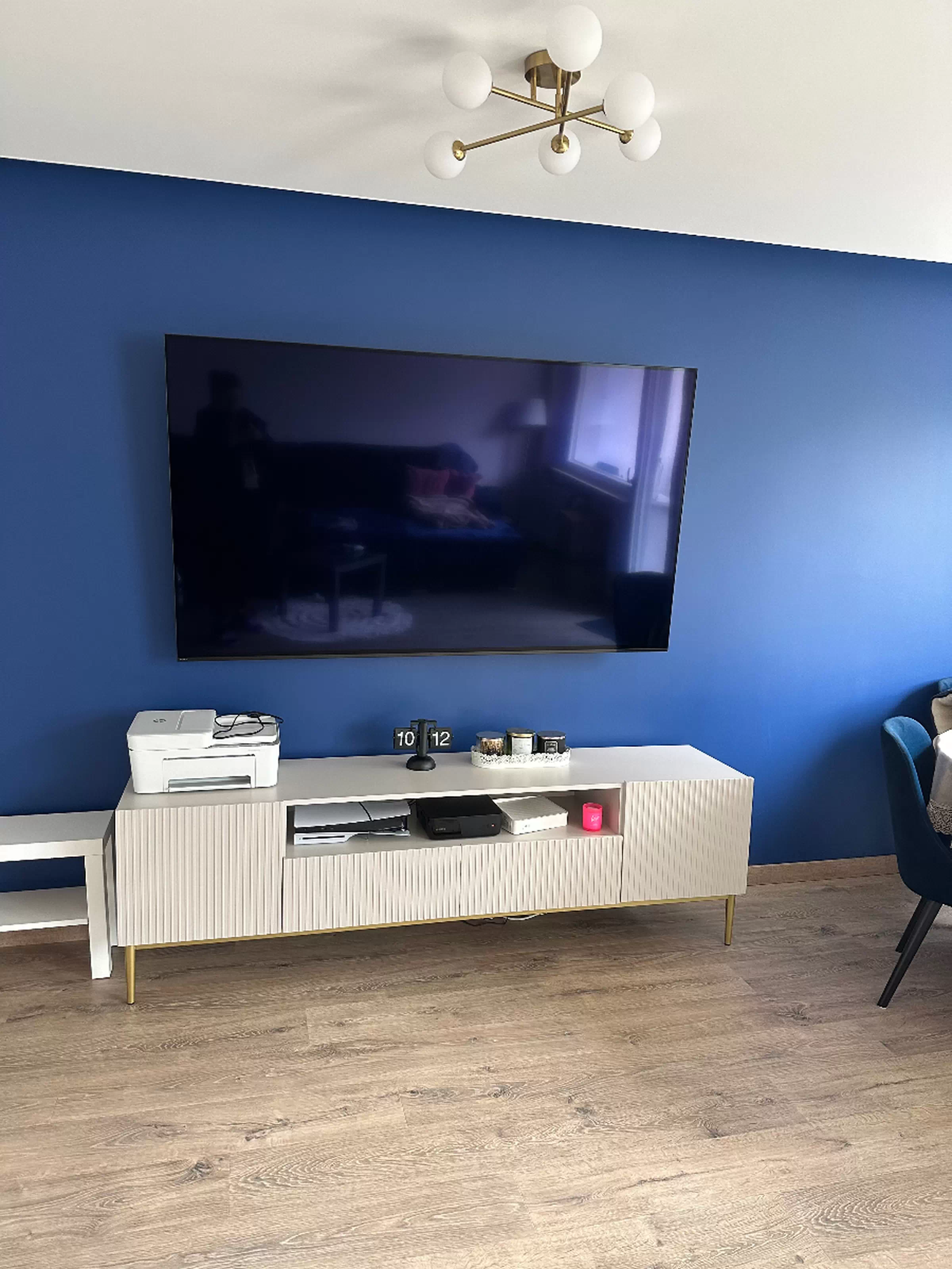 Client Image 827